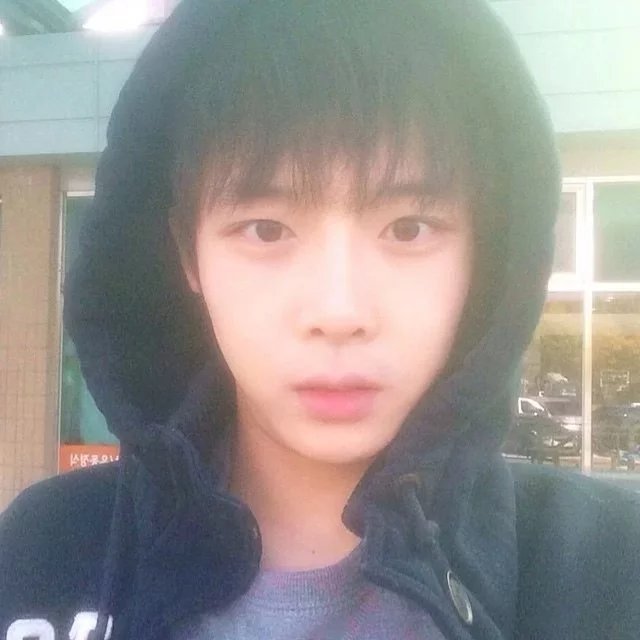 尹华琼娅
