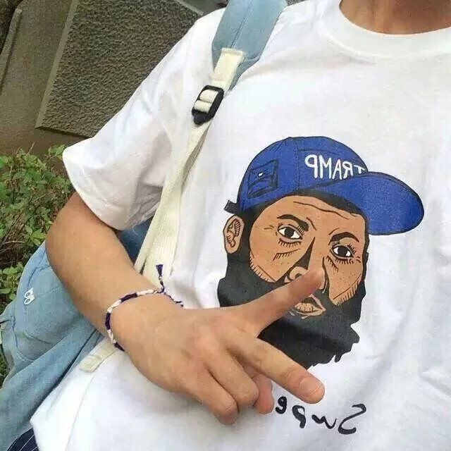鲍荣宽哲